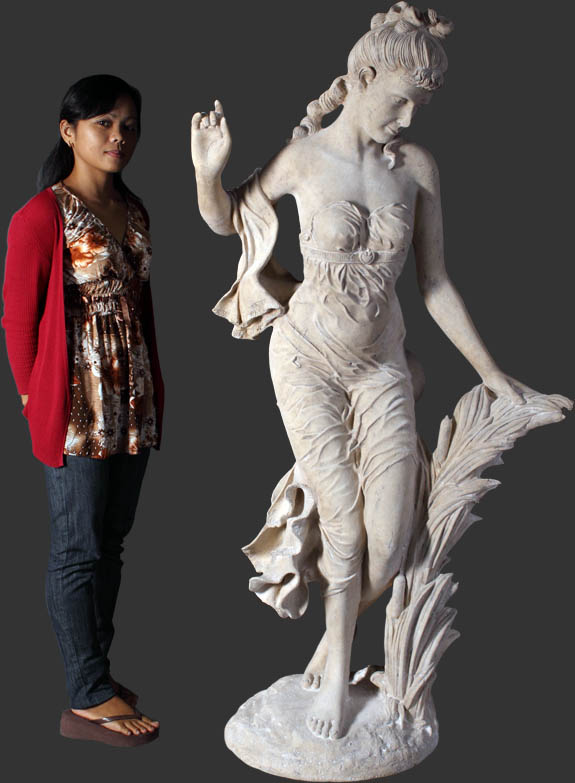 Susanna Statue