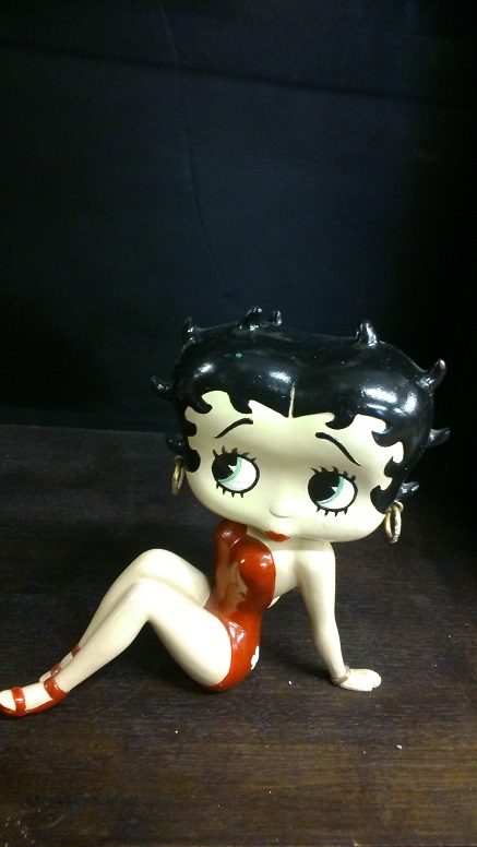 Sitting Betty Boop Statue