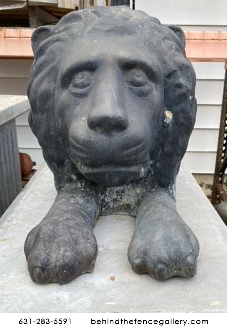 Liquidation English Classical Watching Lion Gate Guard Bronze