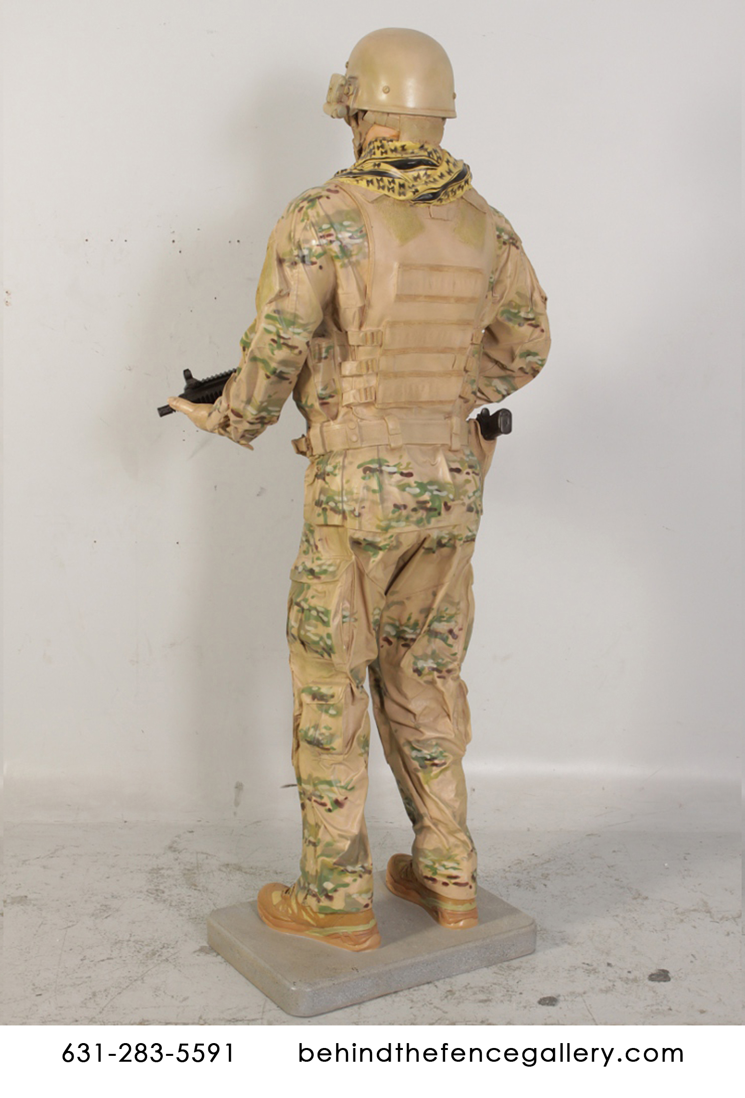 Tactical Desert Soldier - Click Image to Close
