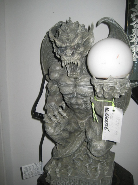 Gargoyle Statue discounted - Click Image to Close