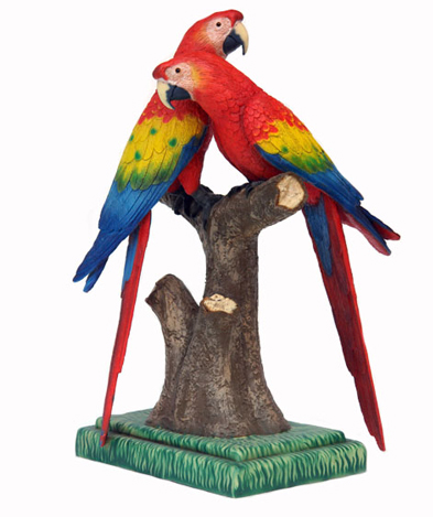 Pair of Scarlet Macaw Lovers