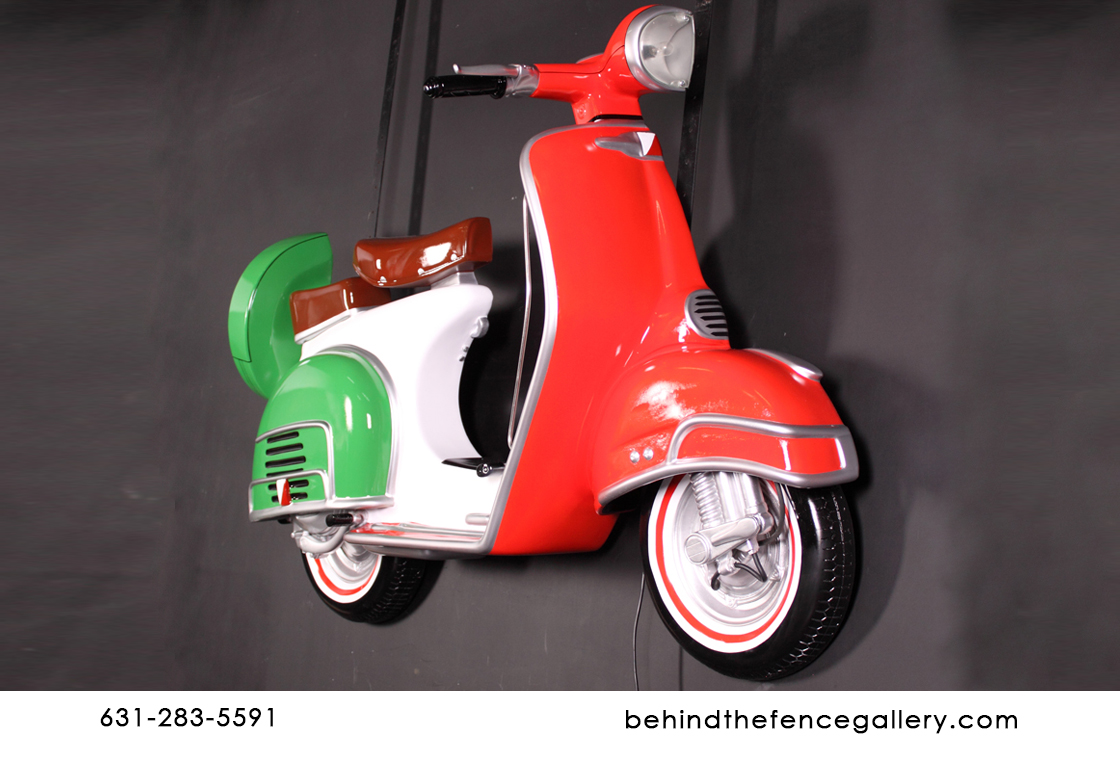 Italian Flag Motor Scooter Wall Mounted Statue - Click Image to Close